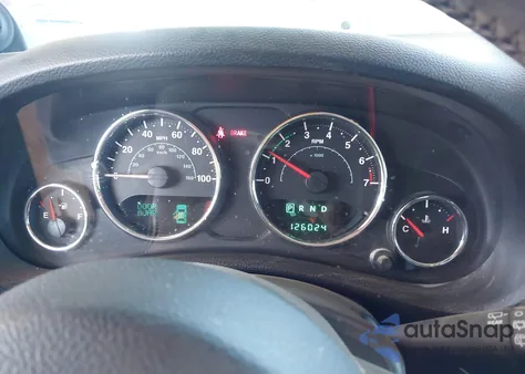 2013 Jeep Wrangler Unlimited Sahara z USA, uszkodzony, nr VIN 1C4BJWEGXDL542418